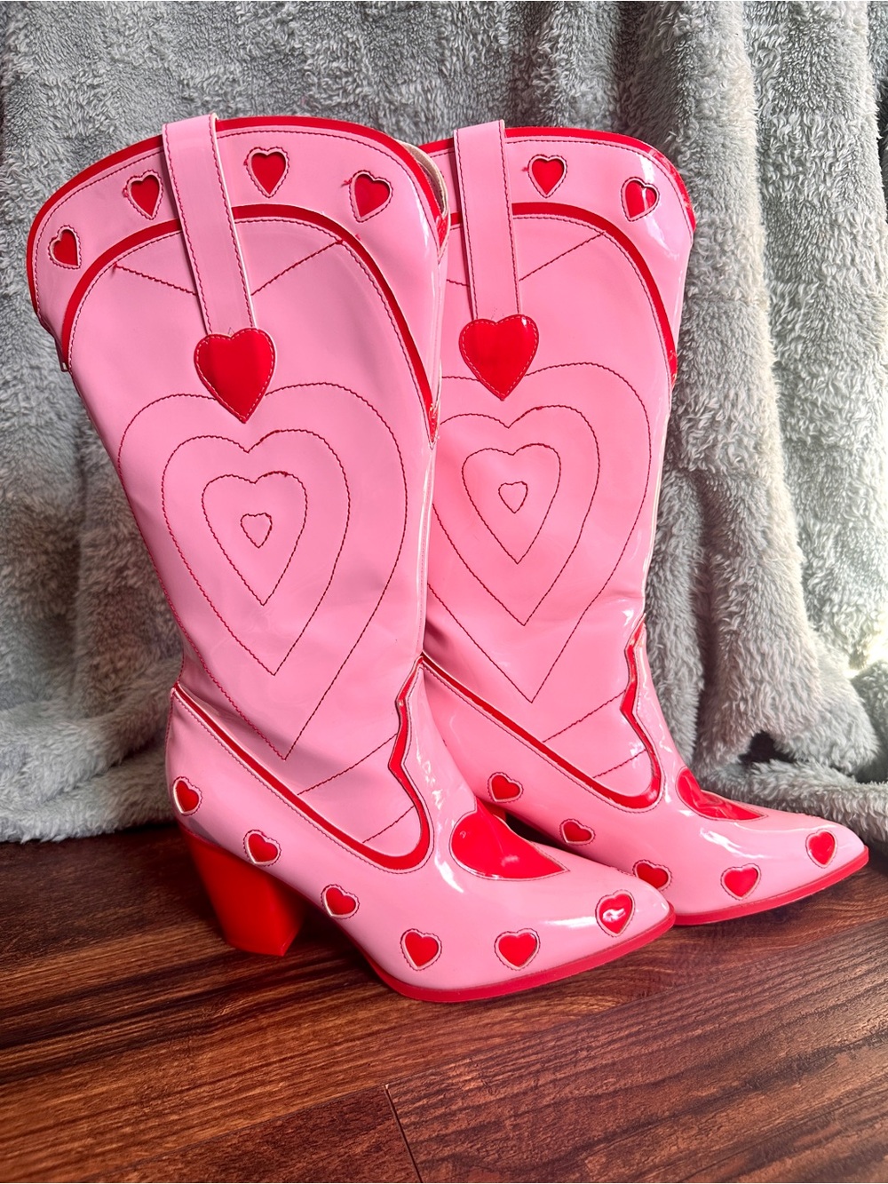 YRU Red Heart Space Cowgirl Boots Pink Womens 8 Heeled from Dollskill - Picture 1 of 16